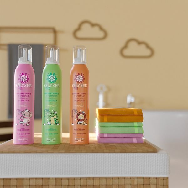 Дитяча крем-пінка для купання 3 в 1 з ароматом полуниці та малини O'LYSEE Whipped Shower Foam Strawberry & Raspberry, 250 мл NC004677 фото