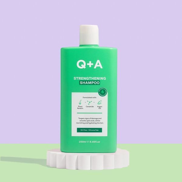 Шампунь для укріплення та покращення росту волосся Q+A Strengthening Shampoo, 250 ml NC003126 фото