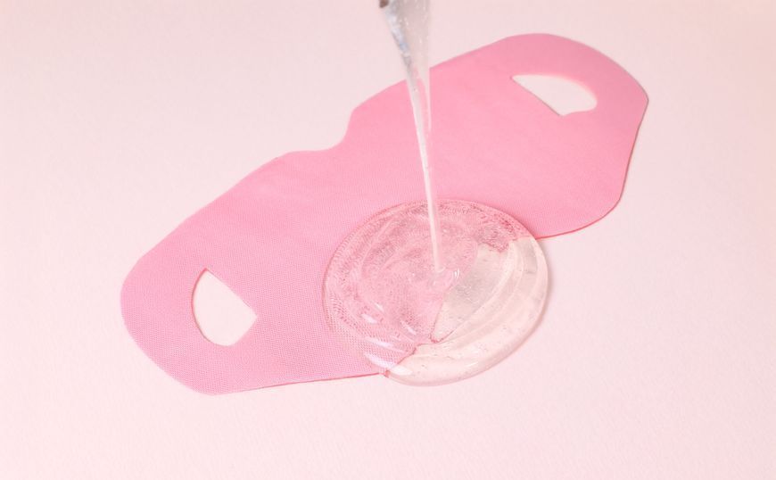 Гідрогелева ліфтинг-маска для контуру обличчя ROUND LAB Camellia Deep Collagen V Lifting Gel Mask, 1 шт NC004514 фото