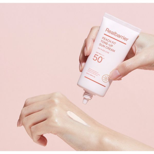 Крем сонцезахисний з персиковим підтоном Real Barrier Peach Fit Tone-Up Sun Cream SPF 50+ PA++++, 50 мл NC003760 фото