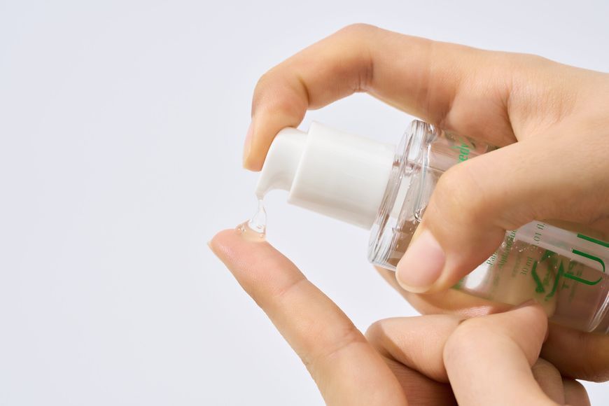Мультифункціональна есенція UIQ Biome Remedy&trade; Essence 30 ml NC003729 фото