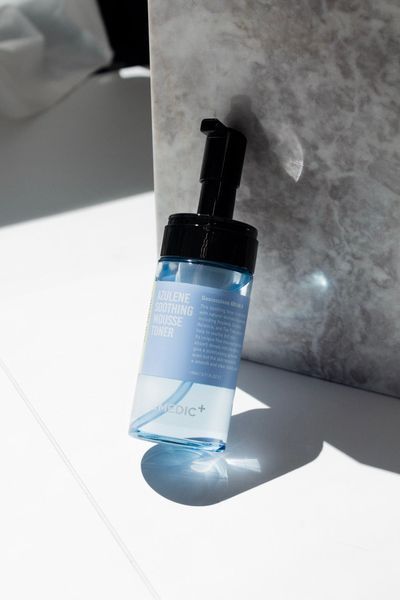 Заспокійливий тонер-мус із азуленом SUR.MEDIC+ Azulene Soothing Mousse Toner, 110 мл NC004618 фото