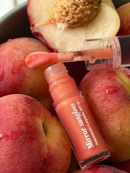 Сонцезахисний блиск для губ HUGS Mirror Sungloss Antioxidants & Peptides Sparkling Bellini SPF 20+ PA++, 5.5 мл NC004580 фото