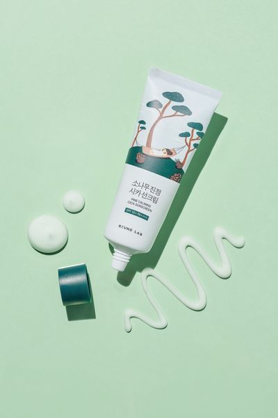 Сонцезахисний крем з екстрактом голок сосни ROUND LAB Pine Calming Cica Sunscreen, 40 мл NC003779 фото