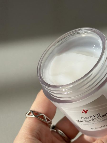 Заспокійливий крем з центеллою і пантенолом Cuskin Dr.solution Cicaming b5 madeca cream 70 мл NC001964 фото