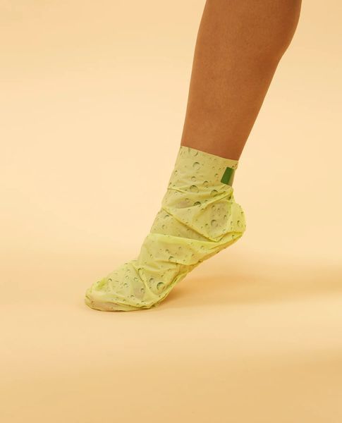 Шкарпетки-маска для ніг освіжальні з м'ятою VOESH Refreshing Odor Treatment Socks Odor Relief Foot Mask, 20 мл NC003266 фото