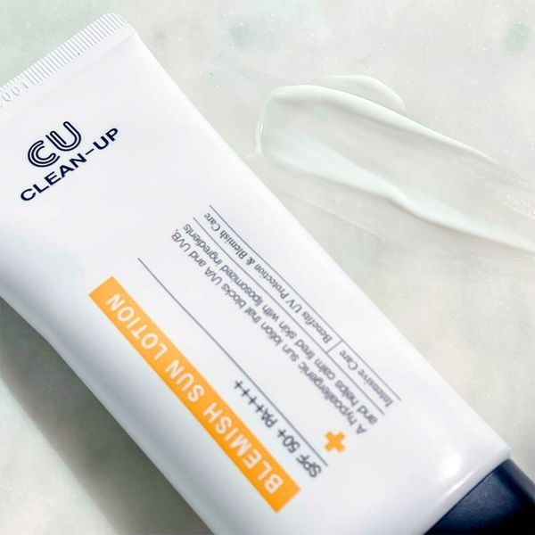 Сонцезахисний лосьйон з ліпосомами на стабільних фільтрах CUSKIN CLEAN-UP BLEMISH SUN LOTION SPF 50+ PA++++, 60 мл NC001357 фото